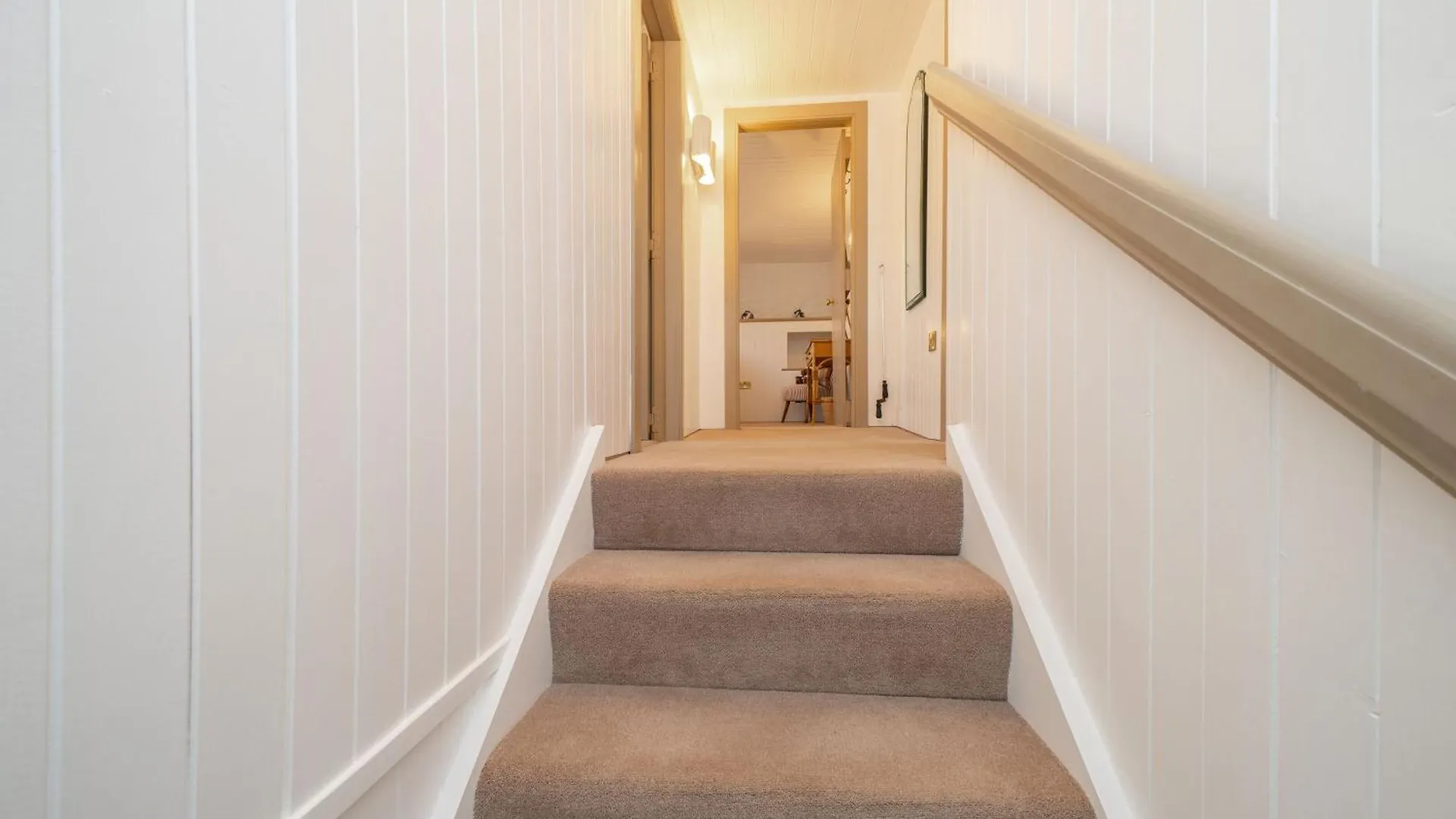 Barometer Cottage Broughty Ferry 0*,