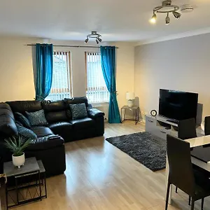  Apartment Spacious, Modern 3 Bedroom Luxury Flat In Centre Location